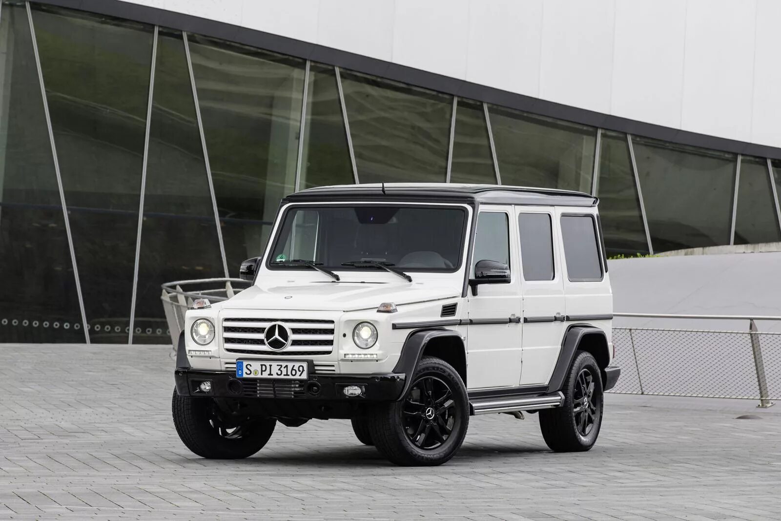 Сколько стоит гелик 2024. Mercedes Benz g500. Mercedes Benz g-class g500. Мерседес Бенц Гелендваген. Mercedes g500 Edition select.