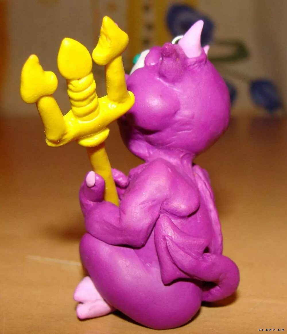 фигурки из пластилина фиолетового цвета. что сделать из фиолетового воздушного пластилина. поделки из фиолетового пластилина. поделки из воздушного пластилина. поделки из пластилина.