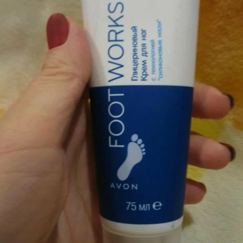 Ног avon. Крем для ног эйвон. Глицериновый крем для ног эйвон. Foot works глицериновый крем для ног. Avon крем для пяток.