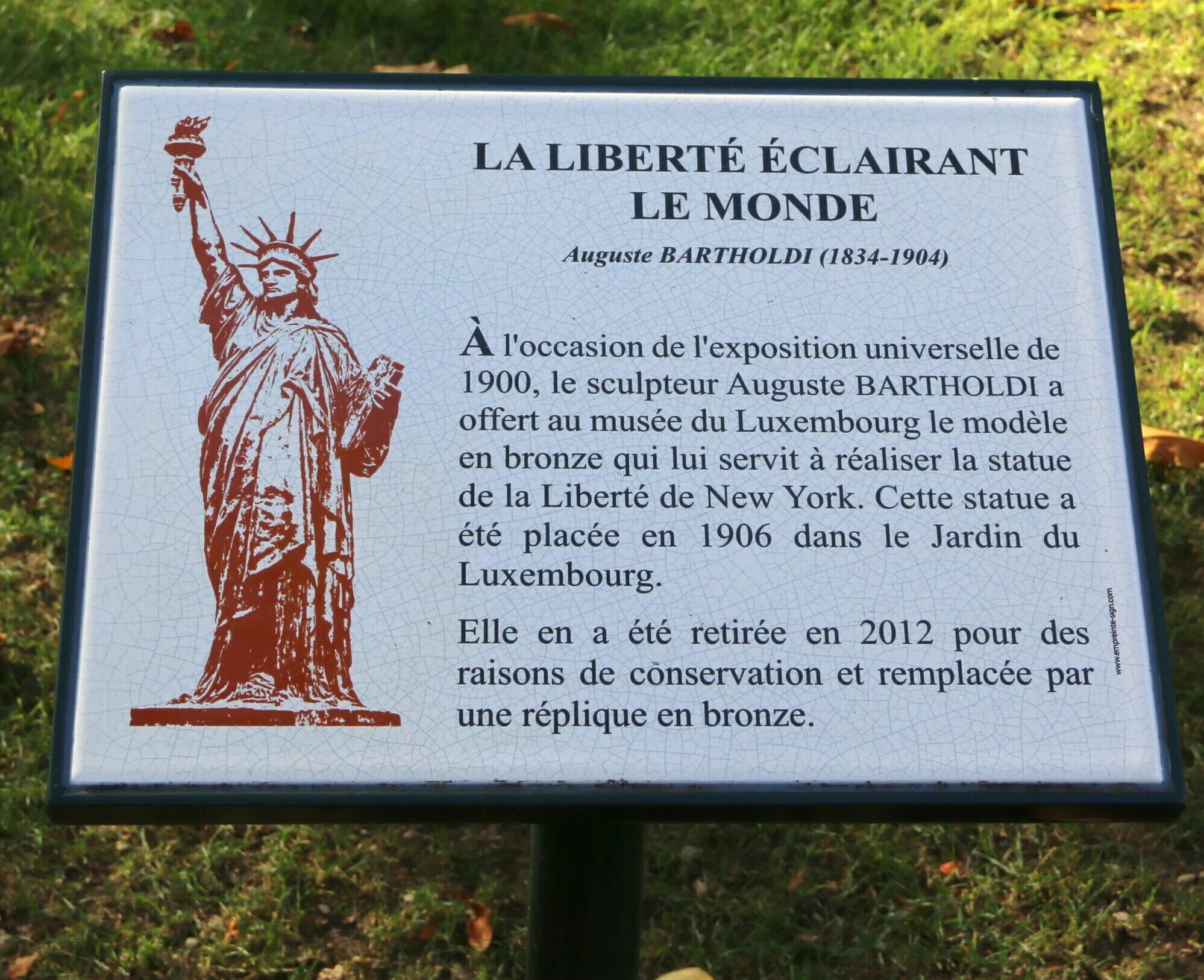 Рома инк художник екатеринбург. Памятник свободе слова екатеринбург. Сквер чехова в грозном. Сквер маяковского грозный. Новый памятник в риге украинской матери.