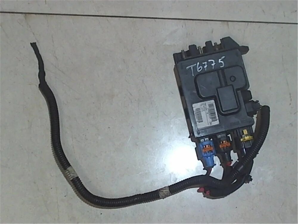 Блоки предохранителей рено сценик 3. Renault megane 3 блок предохранителей. Блоки предохранителей рено сценик 3. 5. Блоки предохранителей рено сценик 3.