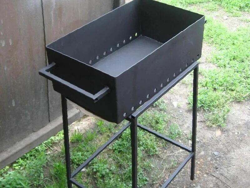 Мангал ли. Простой мангал из металла. Крашенный мангал. Мангал ли. Краска для мангала.