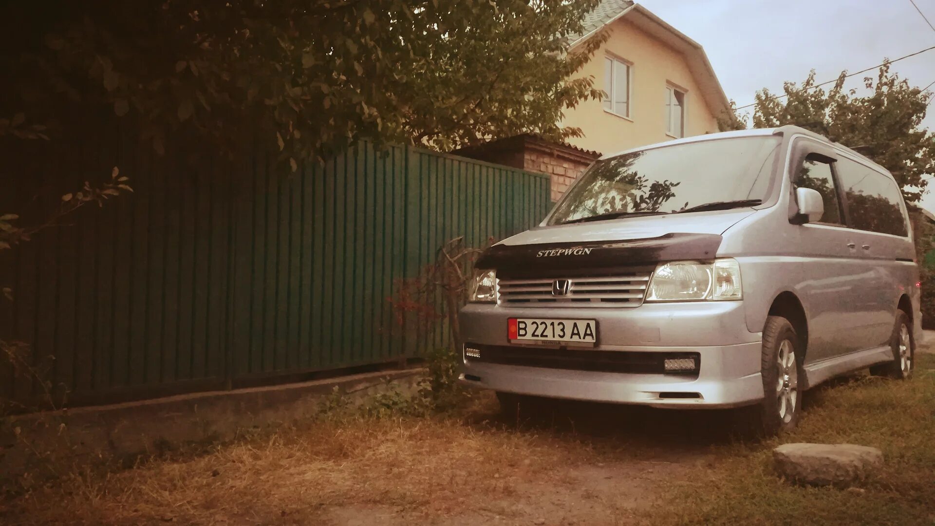 Степвагон 2000 год. Honda Stepwgn 2001. Stepwgn 2. Honda Stepwgn 2g. Honda Stepwgn RF.