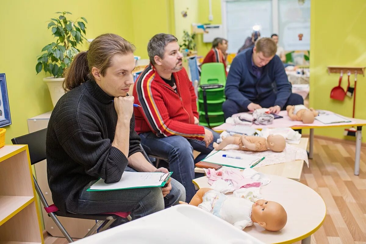 Школа будущих родителей. Курсы для будущих родителей. Школа матерей. Занятия в школе матерей.