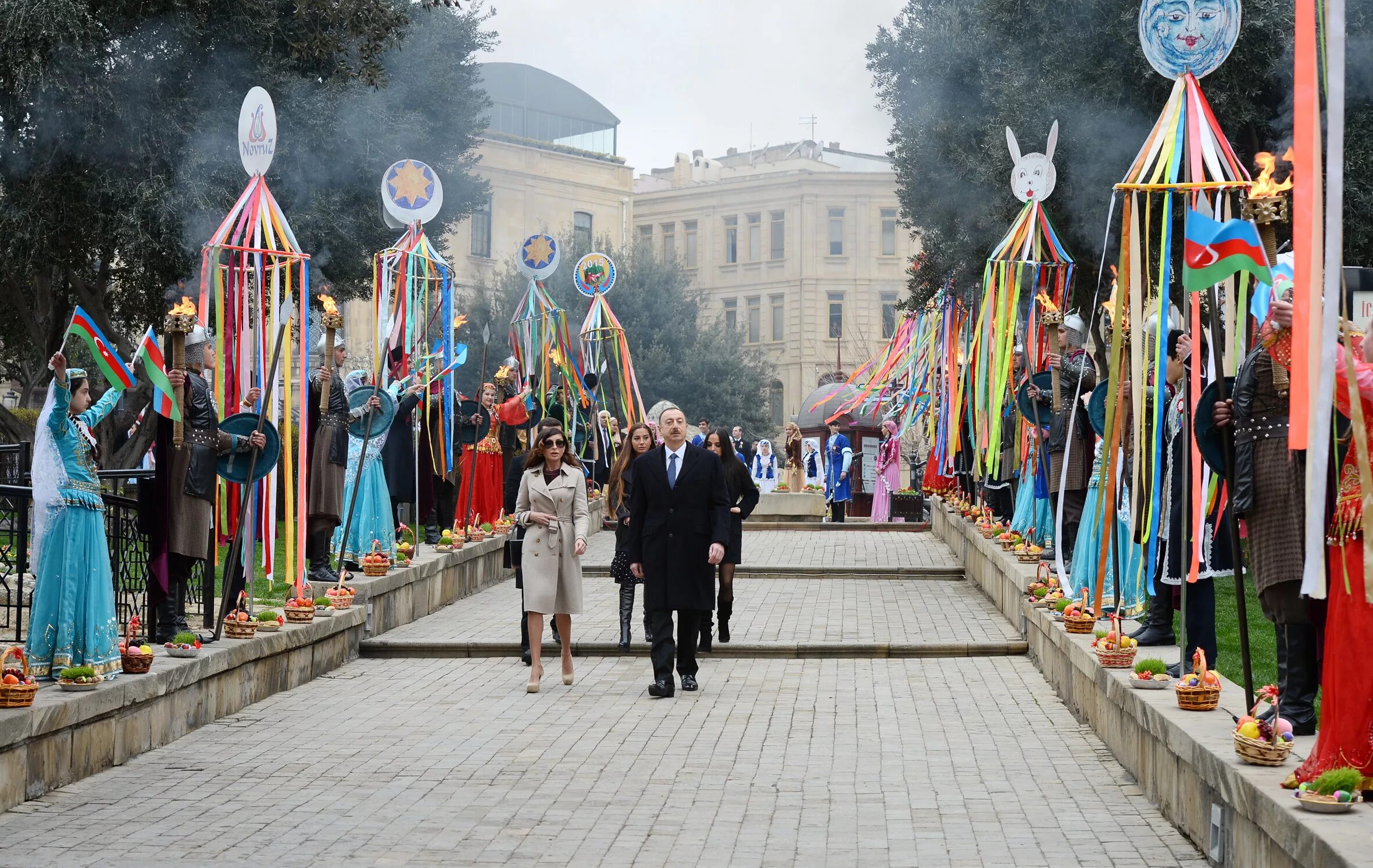 Наурыз в азербайджане. Ilkham Aliyev nervous. Новруз в Баку. Новруз байрам в Азербайджане. Праздник Новруз байрам в Азербайджане.