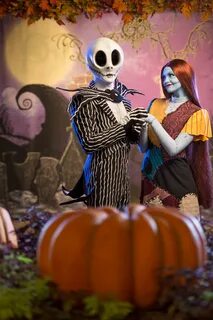 Jack And Sally Scare Up New Fun At The Haunted Mansion Disney World Hollywo...
