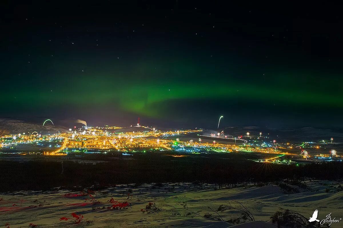 Магадан сейчас ночью. Ночной магадан телевышка. Магадан проспект ленина зима. Ночной магадан. Зимний магадан ночной.
