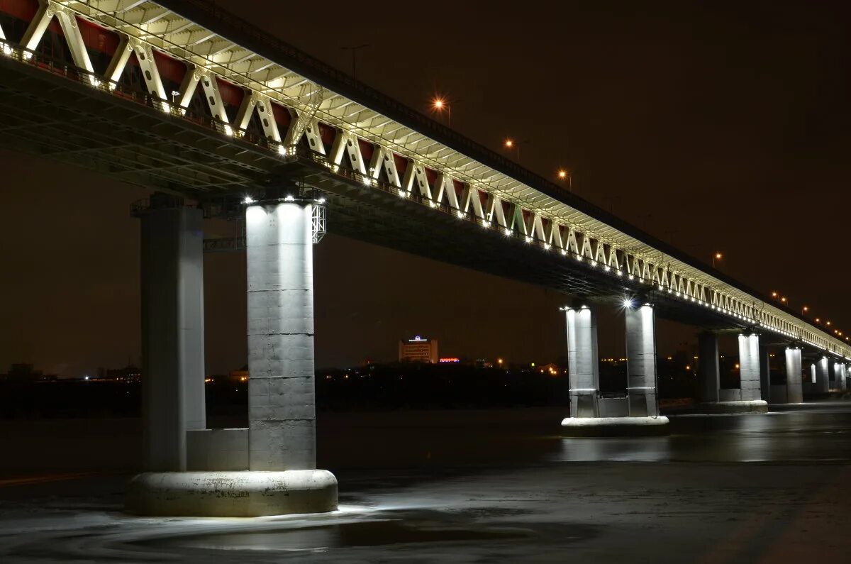 Под метромостом