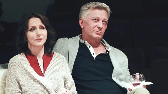 С какого возраста в театр. Романтический возраст театр горького. спектакль честный аферист. честный аферист театр сфера.