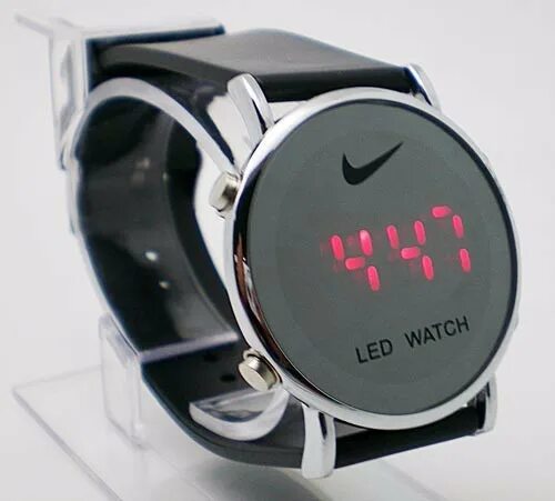 Два часа наручные. Найк лед вотч часы. Часы найк wc0065. Часы Nike led watch White 0300. Часы led watch Stainless Steel back.