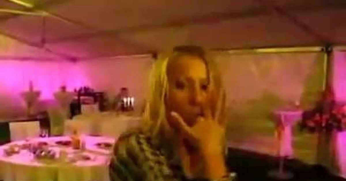 Собчак видео после вечеринки. Елена блиновская и ксения собчак. Пьяная собчак. Ксюша собчак пьяная. Ксения бородина бухает.