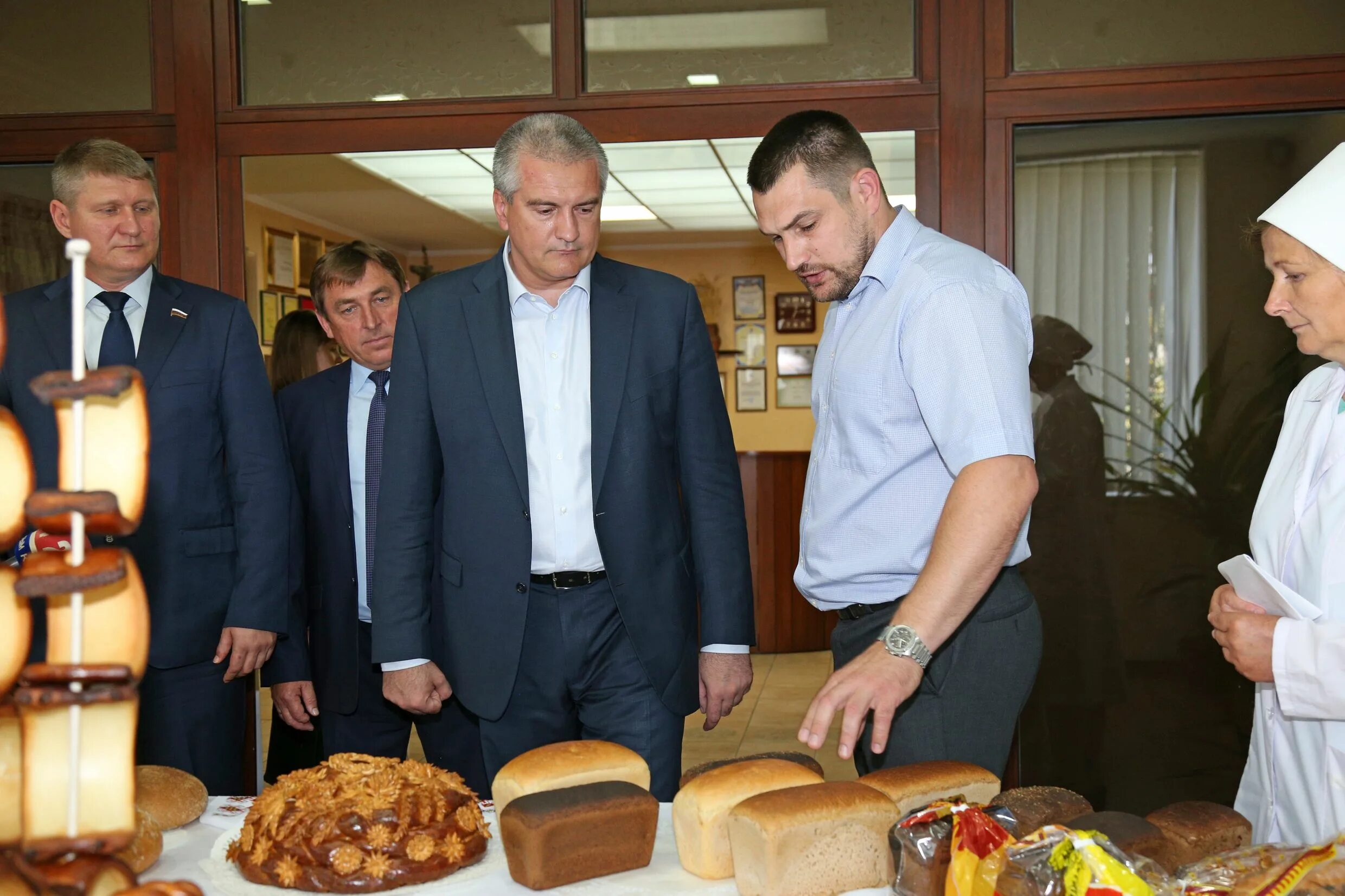 Крымхлеб Венжега. Лебедев Крымхлеб. Крымхлеб симферополь сайт