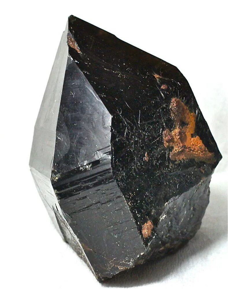 Самый черный минерал. Морион черный кварц. Морион минерал чёрный кварц. Морион минерал Кристалл. Морион Кристалл камень минерал.