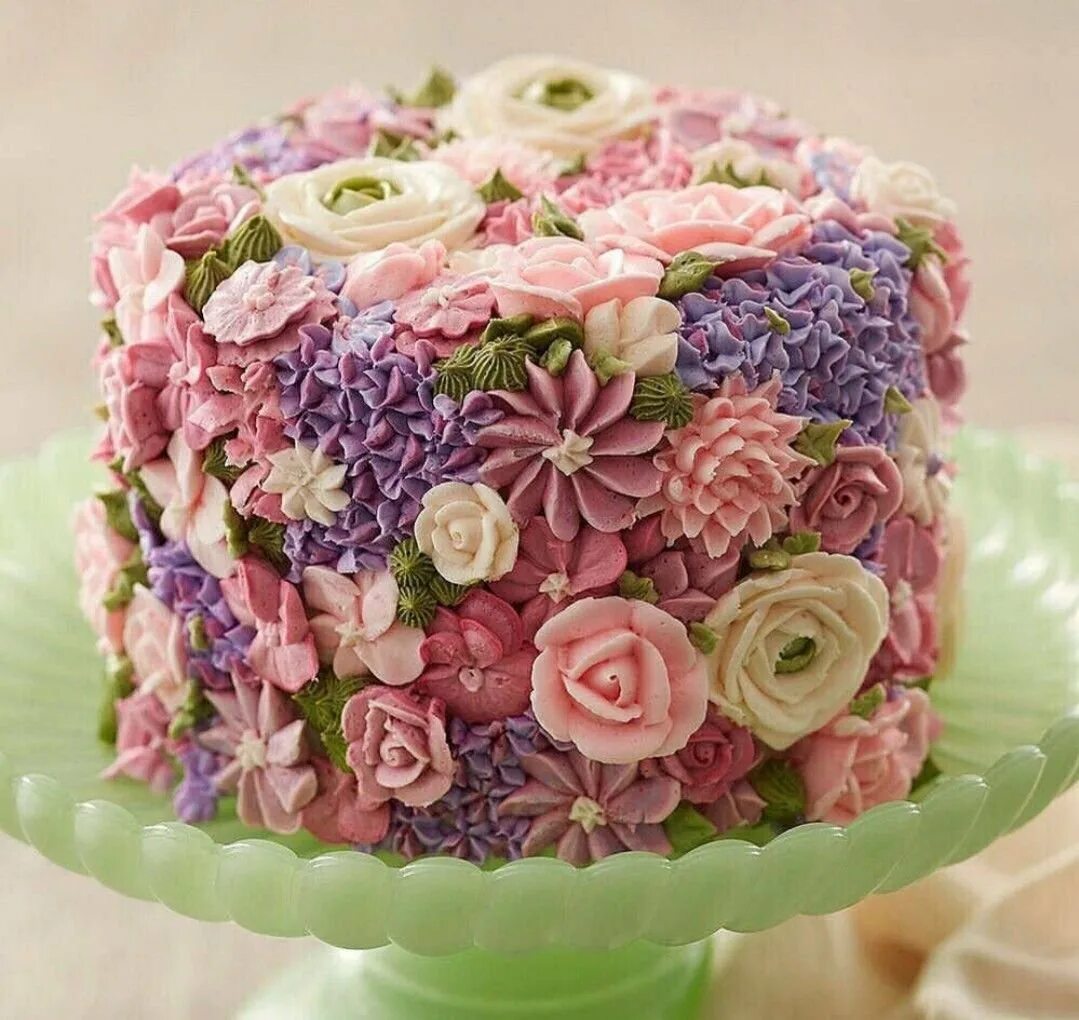 Фото кремовых тортов. Красивые торты. Красивые кремовые торты. Торт с цветами. Украшение торта цветами.