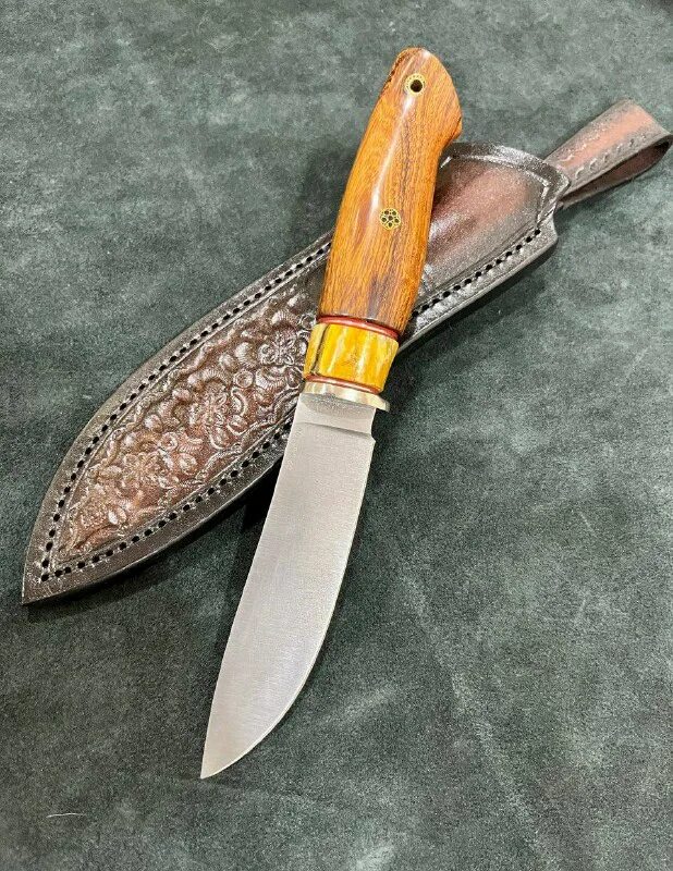 Нож coast damascus. Нож от nozhikov ворон. Кузница,, булат,, нож егерь. Ножны сергейич. Кузнечный нож.