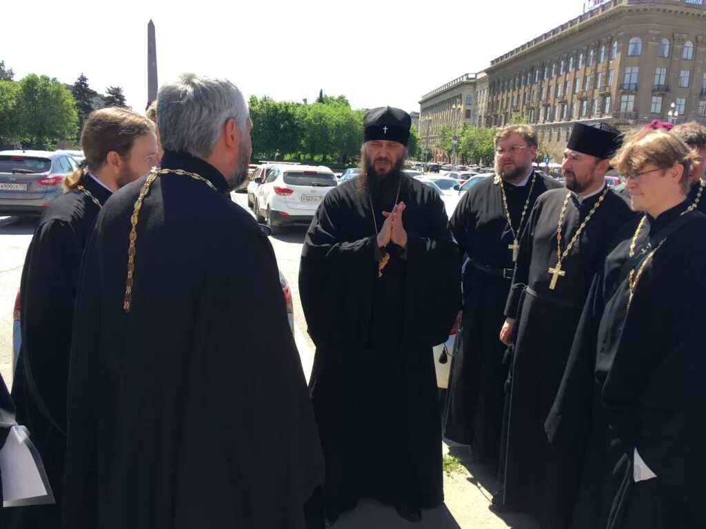 40 священников