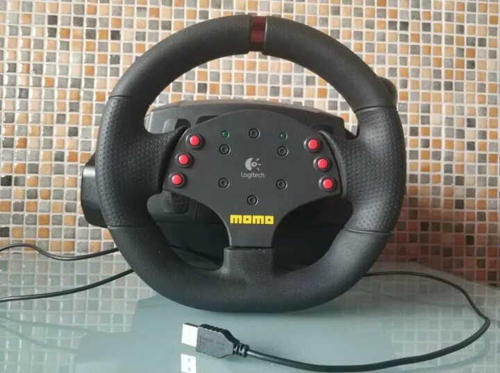 Logitech Momo Racing. Руль Логитек Momo Racing. Logitech Momo Racing Force feedback Wheel. Игровой руль МОМО рейсинг.