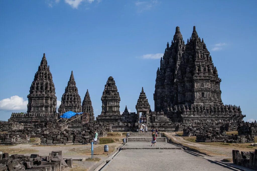 комплекс храмов. индия. храмные комплексы юго-восточной азии. храм кхаджурахо. храмовый комплекс кхаджурахо.