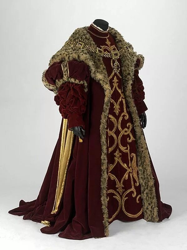 Царские одежды 5 букв. Порфира мантия императора. Мантия короля Англии 17-18 века. Королевская мантия средневековья. Мантия короля средневековья.