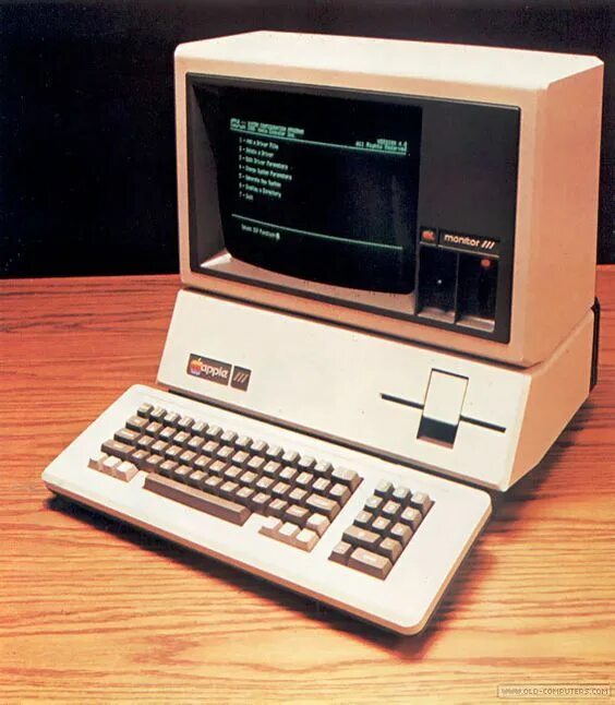 Apple computer 3. Компьютер эппл 3. эпл пк 1980. apple 3 1980. apple 3 компьютер 1980.