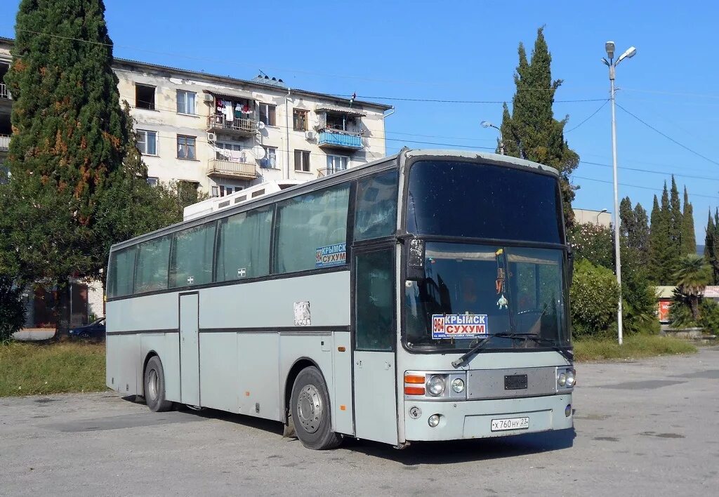 Автобусы сухуми. Van Hool t815 Acron салон. Автостанция Сухум. Автобус Сухум. Автобусная станция Сухум.