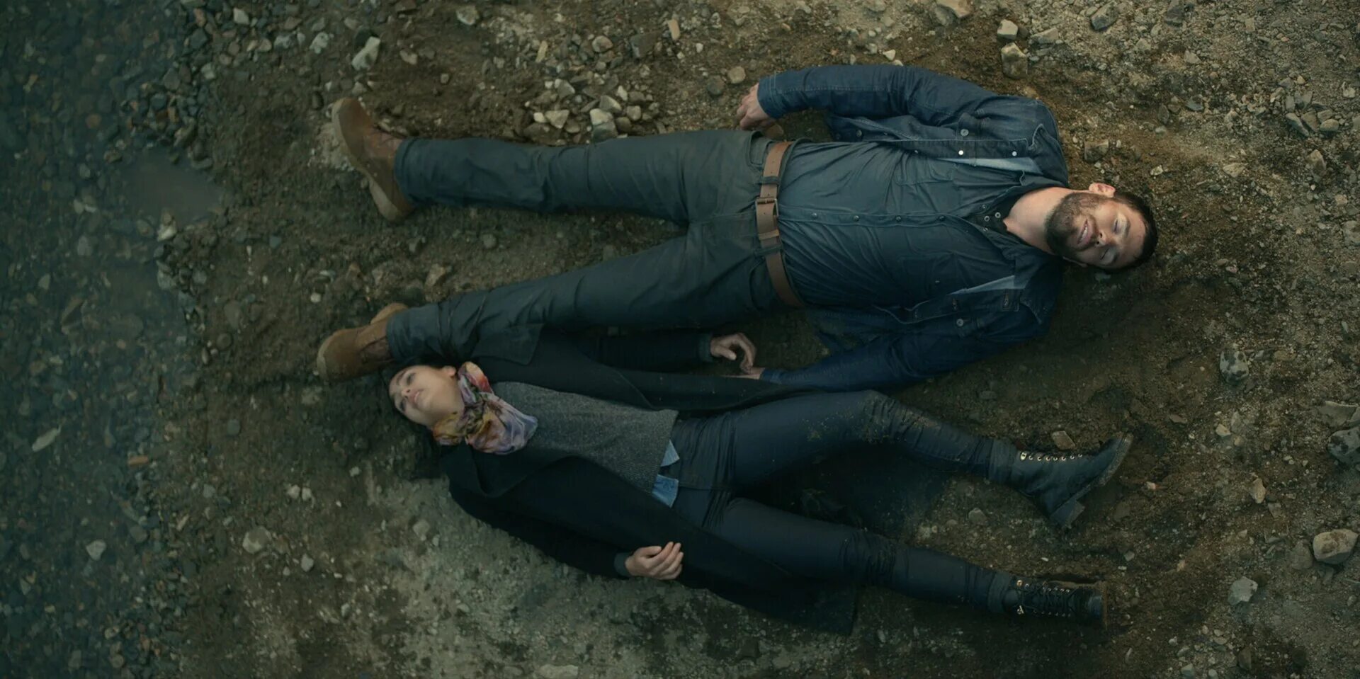 Дыши ради нас фильм 2017. Мелисса баррера. Девушка дышит. Дыши конец. Девушка вдыхает.