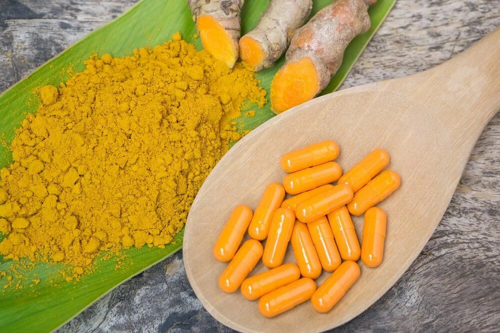 Куркума для здоровья после 60 лет женщин. Turmeric Curcumin в капсулах. Куркумин турецкий. Нутрицевтики куркумин. Куркума в медицинских целях.