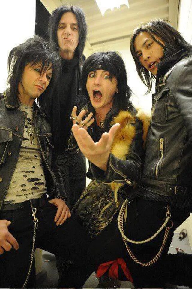 Фил Льюис l.a Guns. La Guns группа. L.A. Guns "made in Milan". Группа l.a..