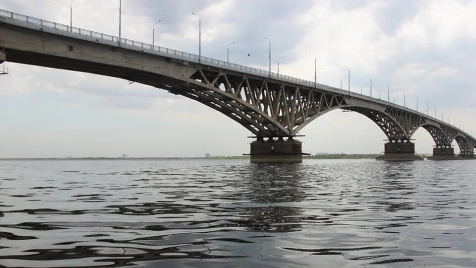 Саратовский мост с Энгельса. Железнодорожный мост Саратов Энгельс. Веб камера Саратов мост Саратов Энгельс. Веб камера Энгельс мост. Камера мост энгельс