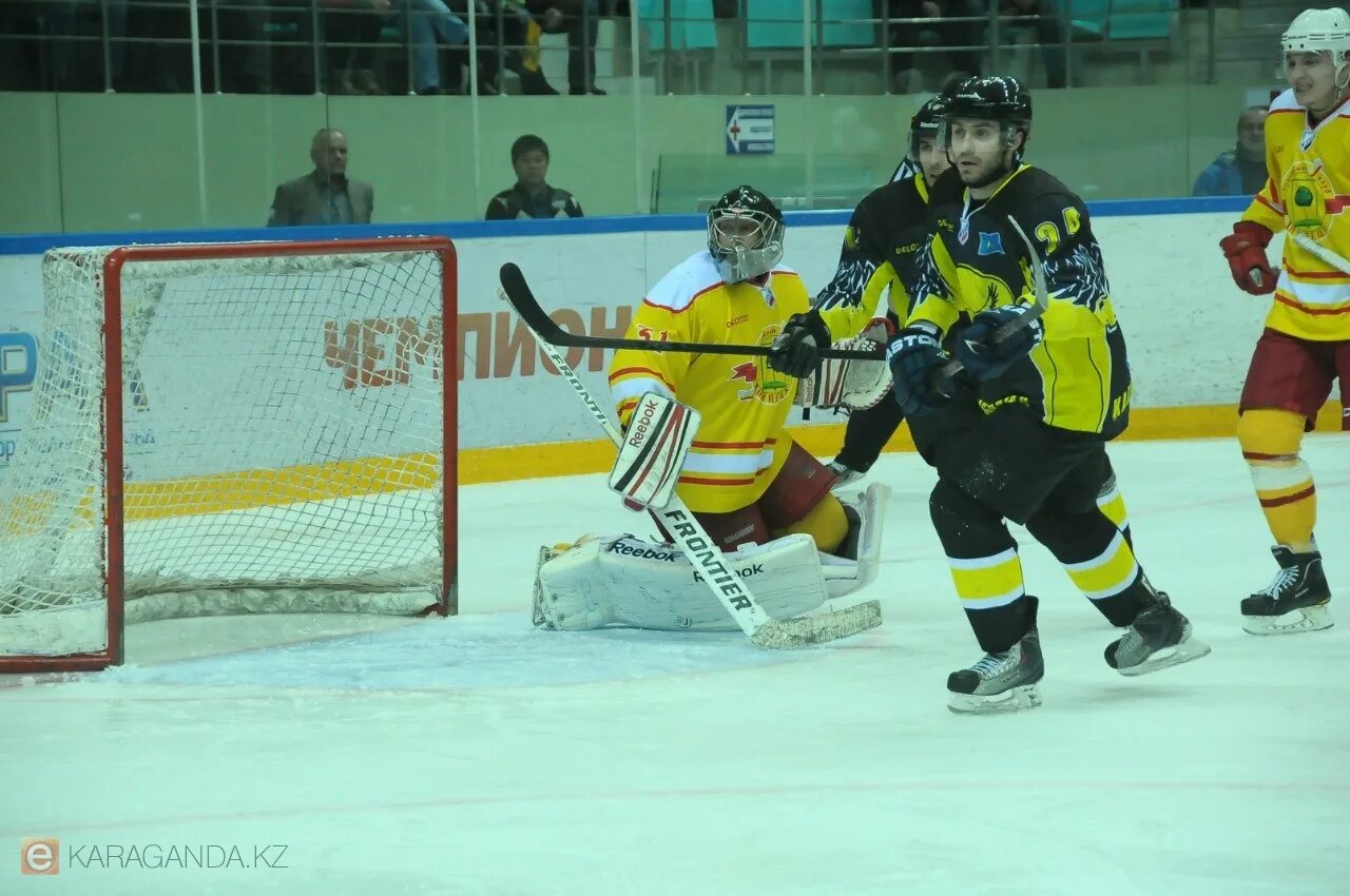 Сарыарка в кхл. Хк караганда. Хоккейный клуб караганда. Воронков евгений хк сарыарка. Сарыарка логотип.