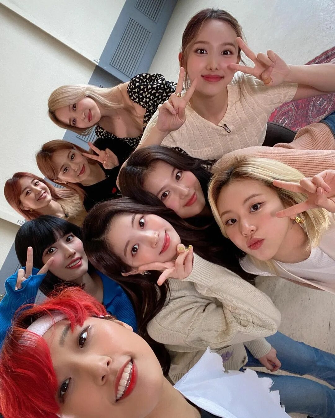 Lesson twice. Группа твайс. твайс участницы. группа твайс участницы. группа twice чонен.