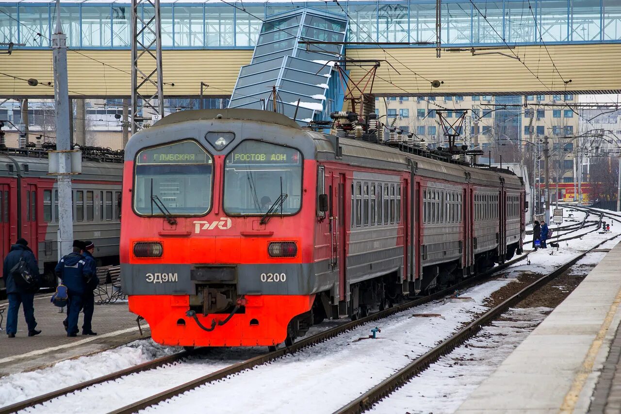 Ростов пригородный таганрог. Электропоезд ростов. Электричка ростов таганрог. Ростов пригородный жд вокзал платформы. Электропоезда таганрог ростов.