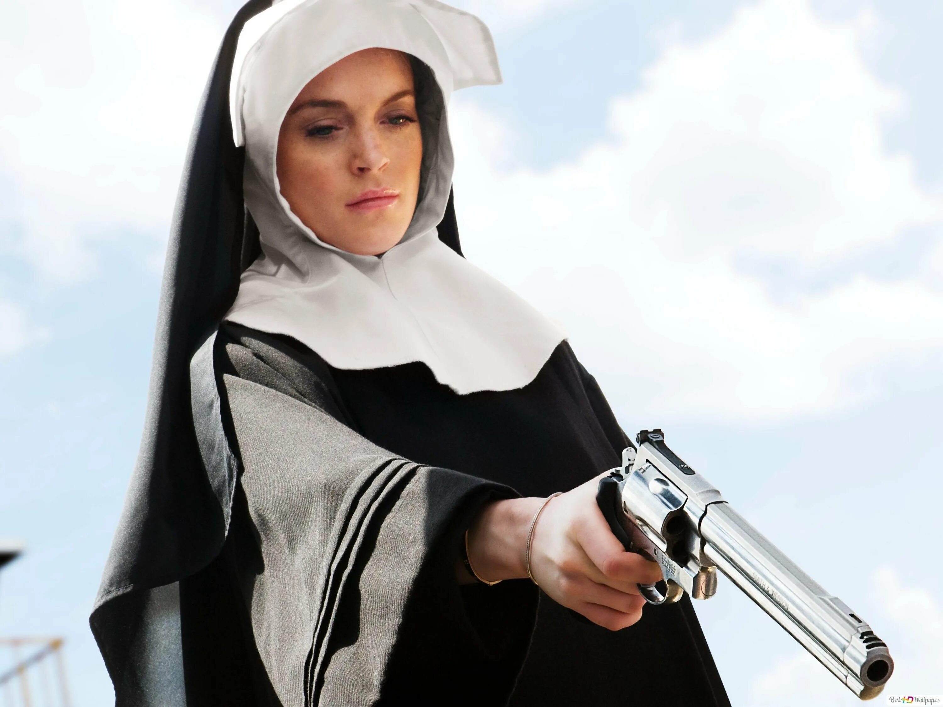 Линдси Лохан монахиня. Линдси Лохан монашка. Меган Фокс монашка. Видео про теток
