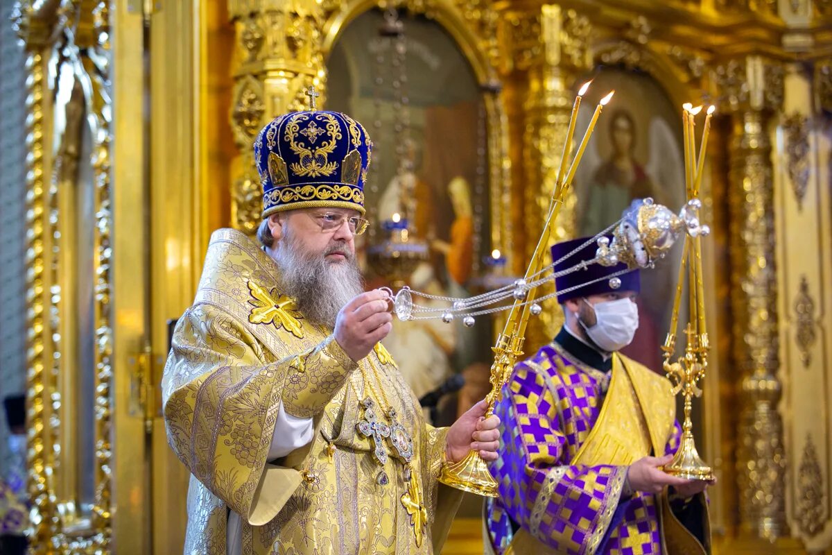 Храмы по дороге ростов -краснодар. Богослужение в соборе ростов на. Пасха храм. Цветы для плащаницы спасителя. Пасхальное богослужение.