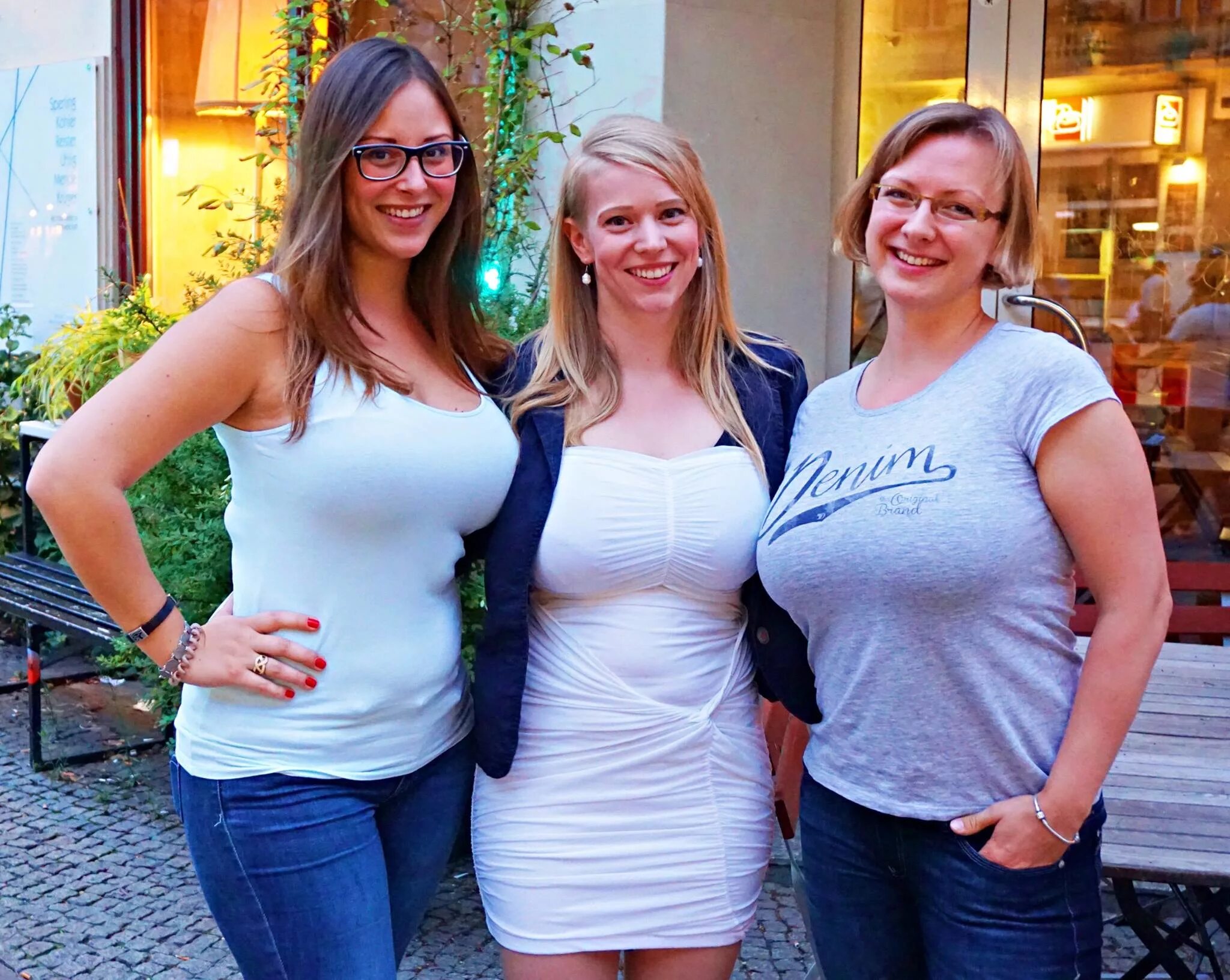 Большие натуральные сиськи подруг. Ноги группы девушек. Красивая грудь групповое. Big group girl. Мисс бум бум 2022.