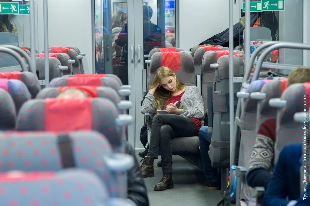 Ласточка электропоезд скорость. Электричка ласточка во владикавказе. Карта скоростных электричек ласточка. Ласточка поезд курский вокзал. Ласточка 3 вагон расположение мест.