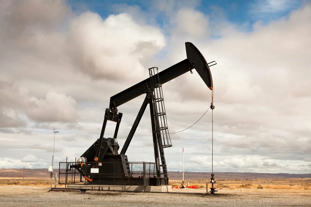 Нефть добыча применение. Нефтяная вышка. добыча нефти. нефть вышка. добыча нефти вышки.