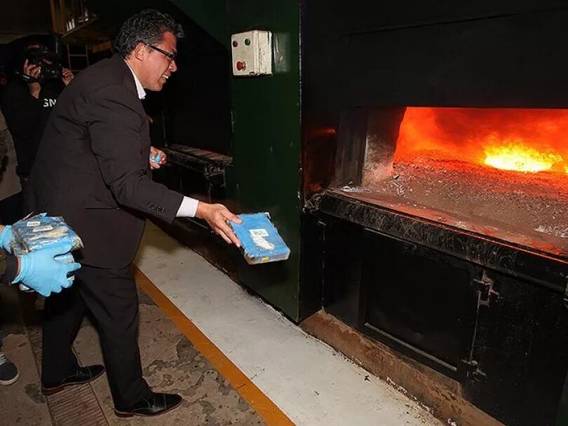 крематорий кремирование. крематорий кремирование. воронежский крематорий прощание. новосибирский крематорий похороны. новосибирск крематорий церемония прощания печь.