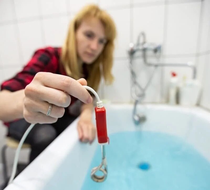 Горячая вода м. Горячая вода. отключение воды. отключили горячую воду. нет горячей воды.