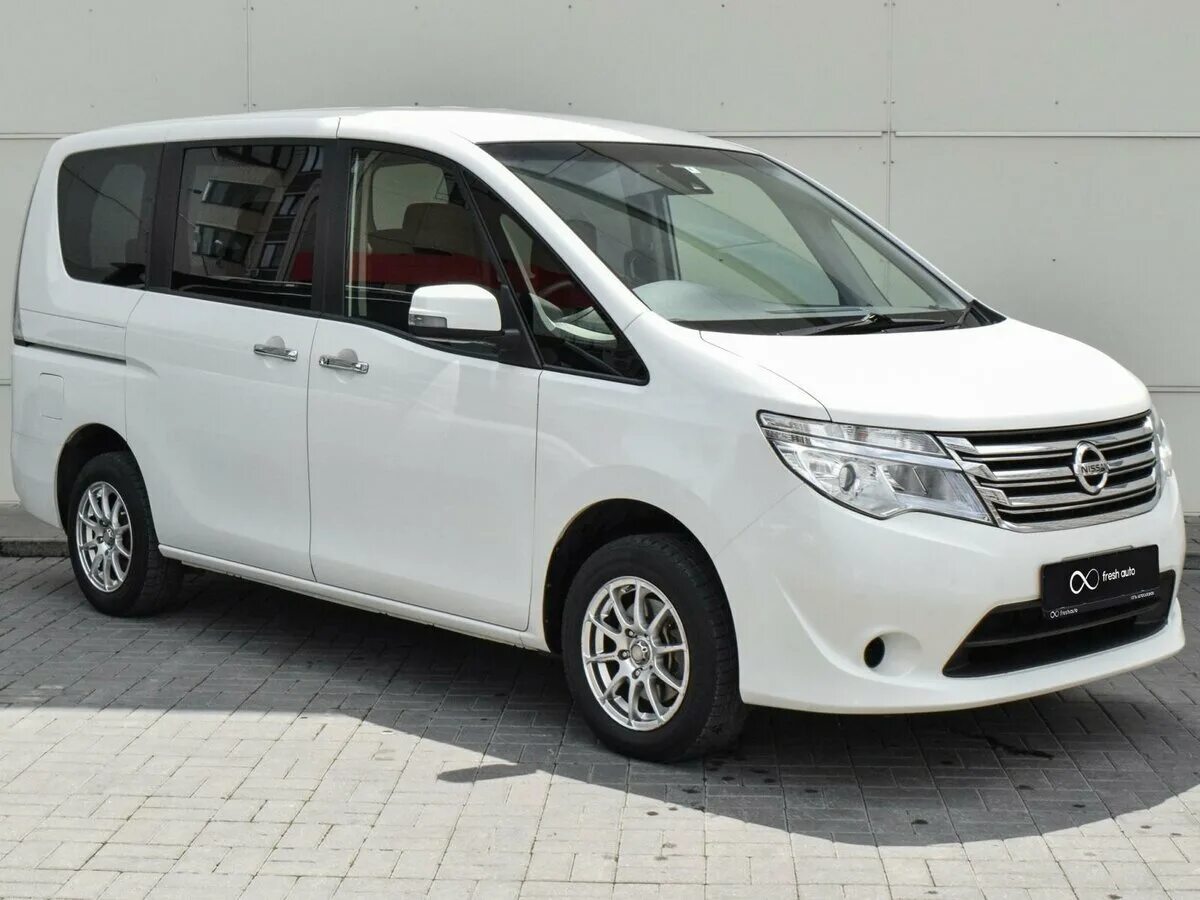 Минивены все марки цены бу. Серена с26. Nissan Serena. Nissan минивэн Serena. Ниссан Серена с 26 2015 года.