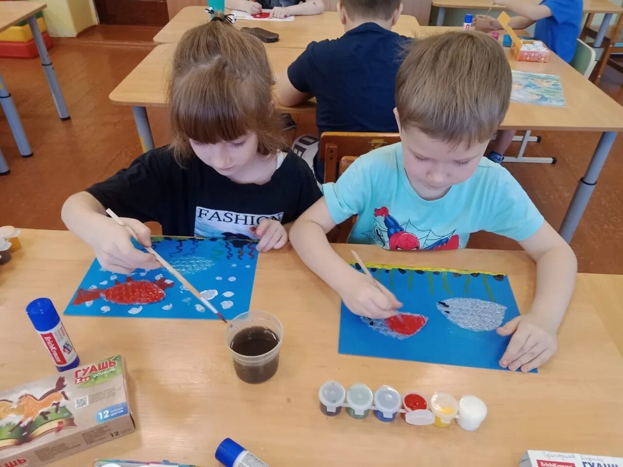 подготовительная группа. родители делают аппликацию озеро. проводят аппликации. ребята сделали аппликацию. ребята сделали аппликацию.
