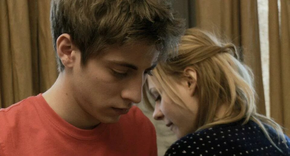 лейла денио валери маэс. хроники французской семьи фильм. лейла денио в хроники французской семьи. French chronicles. аделин ребейляр хроники французской фильм.