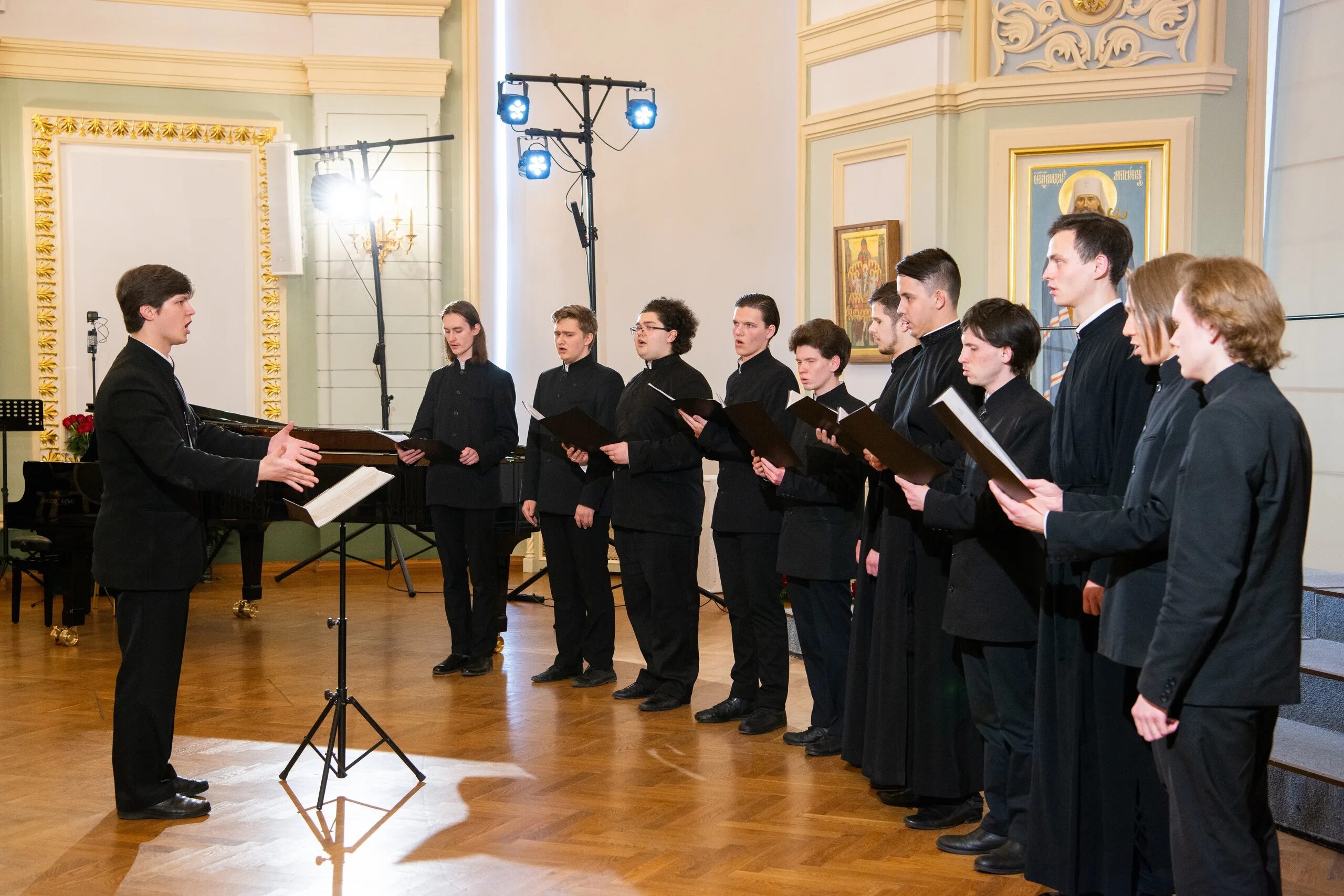 Хор одесской церкви. Хор одесской церкви. Братский хор поет. Хор свято-троицкой сергиевой лавры. Братский хор свято-елизаветинского монастыря.