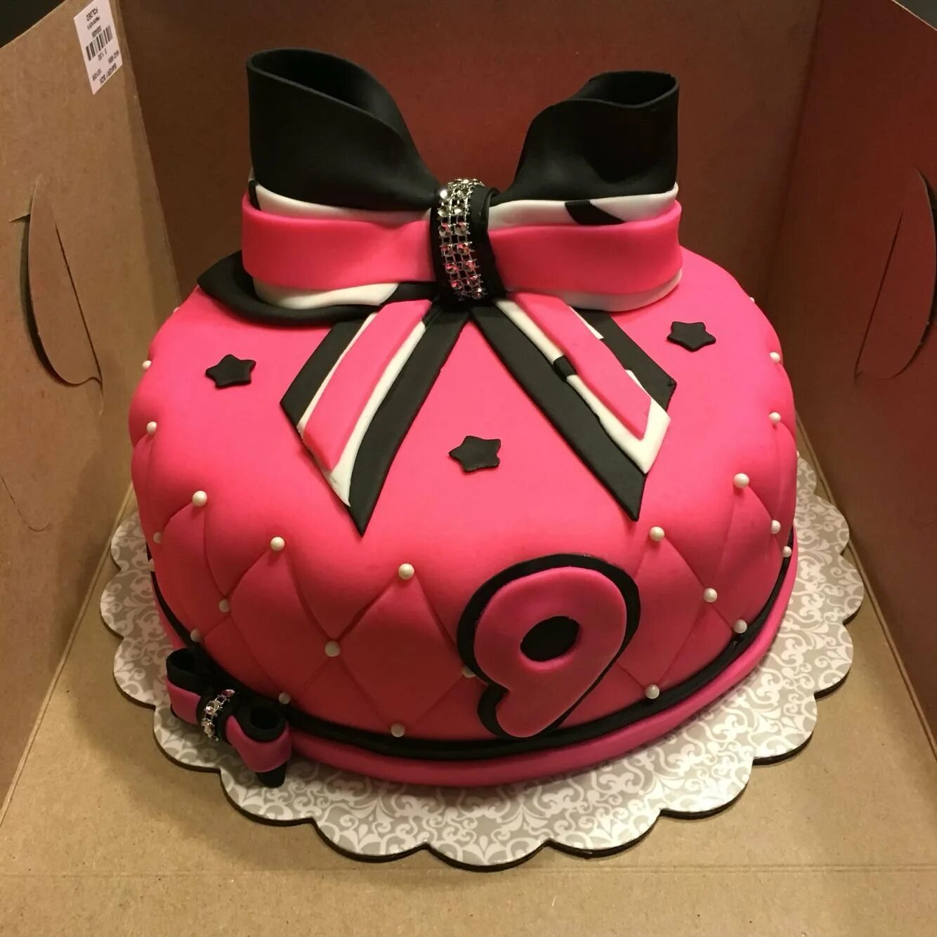 Торт девочка. Торт на день рождения девочке. Красивые торты на день рождения девочке. Красивые торты для девочек.