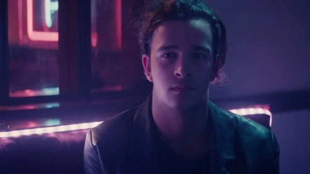 Else music. Группа somebody else 1975. the 1975 somebody else. 1975 клипы. концерт в москве the 1975.