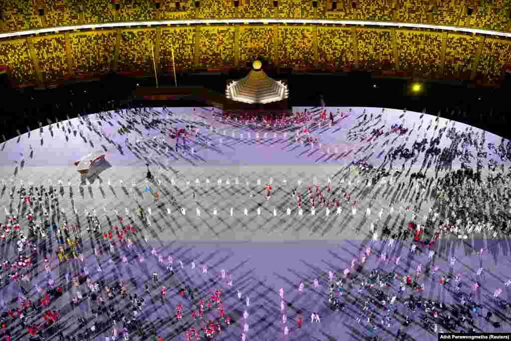 Церемония открытия объекта зимой. Tokyo 2020. Баку 2015 европейские игры. Кубок конфедераций 2017 фото. Гиф церемония открытия.