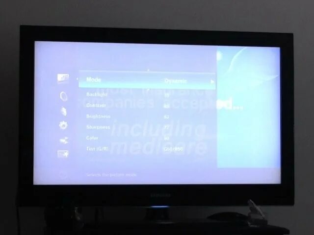 Телевизор стал тусклым. Мерцание экрана телевизора. ЖК экран. Тусклое изображение на мониторе. Тусклое изображение на телевизоре.
