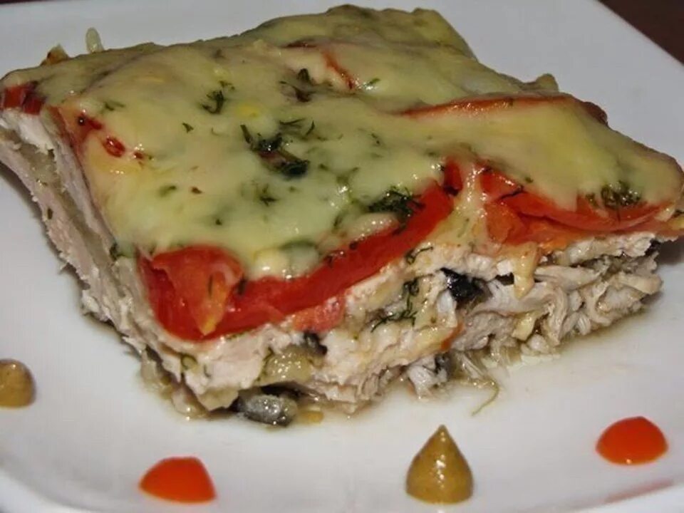 Рецепт запеканки с баклажанами. Мусака с баклажанами и картофелем. Запеканка из баклажанов с сыром. Рецепт запеканки с баклажанами. Запеканка из баклажанов с помидорами и сыром.