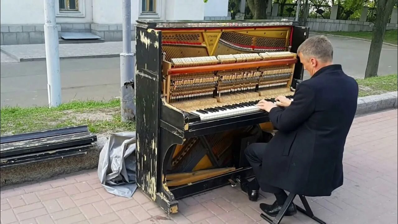 Покажи видео пианино. Покажи видео пианино. Пианино "пони". Ноги пианиста. Пианино от первого лица.