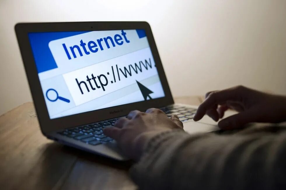 Быстрый поиск информации в интернете. Поиск информации в сети. искать информацию в интернете. поиск в интернете. поиск в сети интернет.